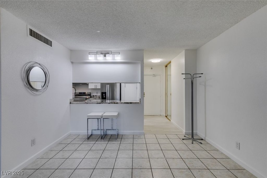 Image 19 of property listing at 205 East Harmon Avenue 112, Las Vegas, NV 89169