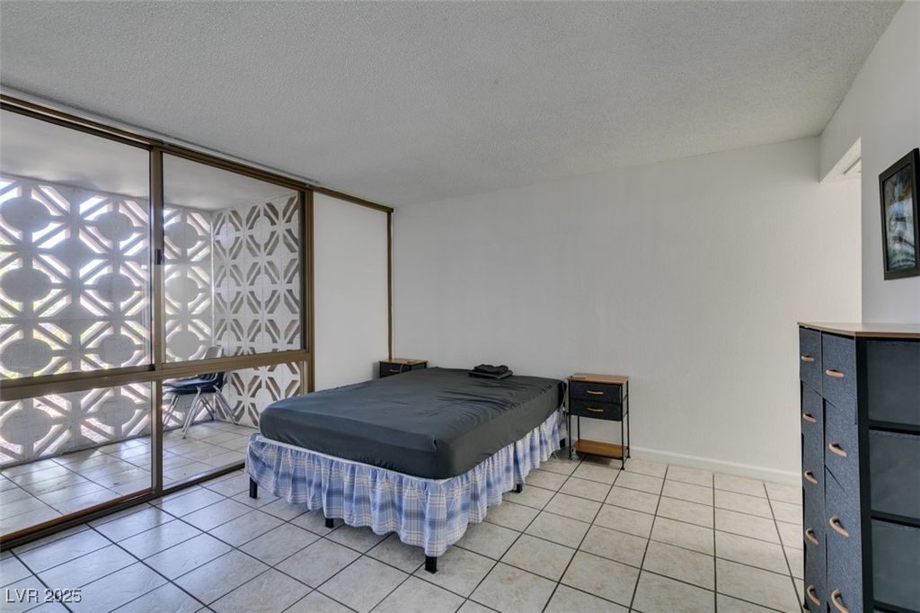 Image 21 of property listing at 205 East Harmon Avenue 112, Las Vegas, NV 89169