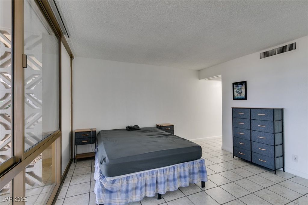 Image 22 of property listing at 205 East Harmon Avenue 112, Las Vegas, NV 89169