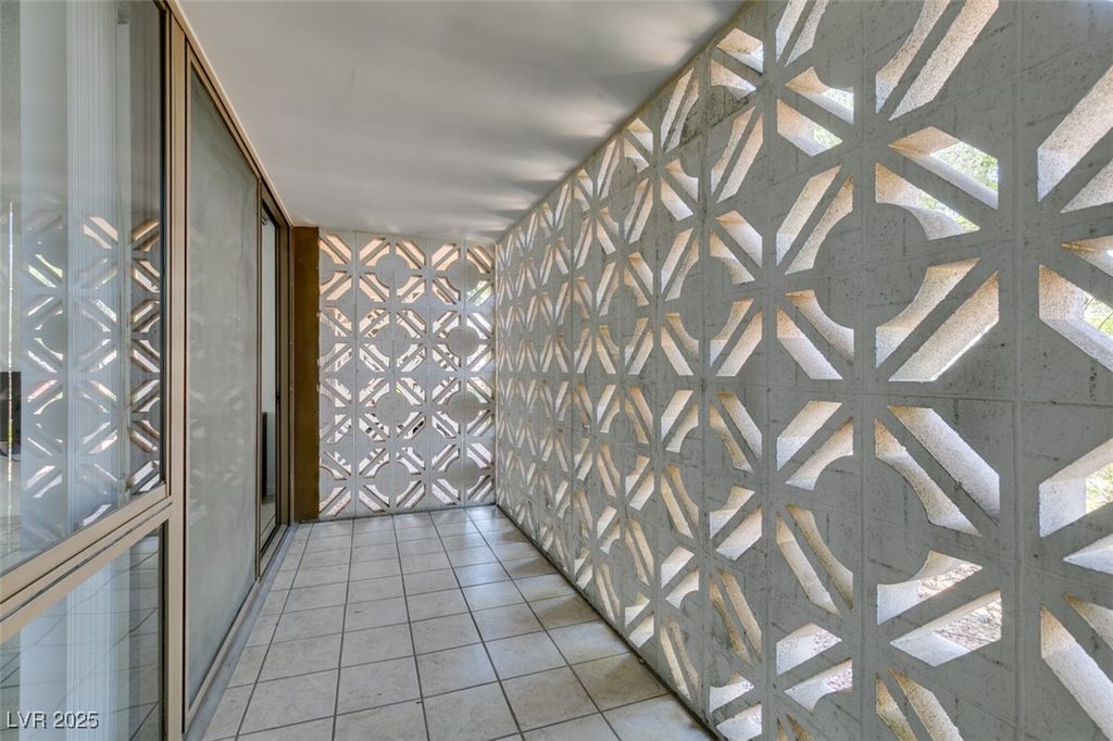 Image 30 of property listing at 205 East Harmon Avenue 112, Las Vegas, NV 89169