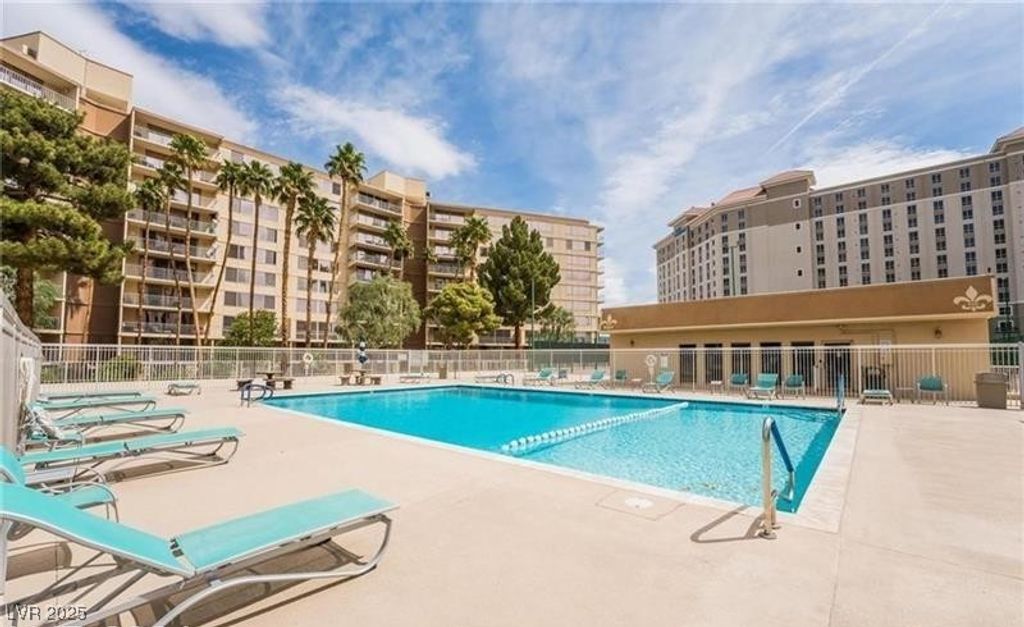 Image 33 of property listing at 205 East Harmon Avenue 112, Las Vegas, NV 89169