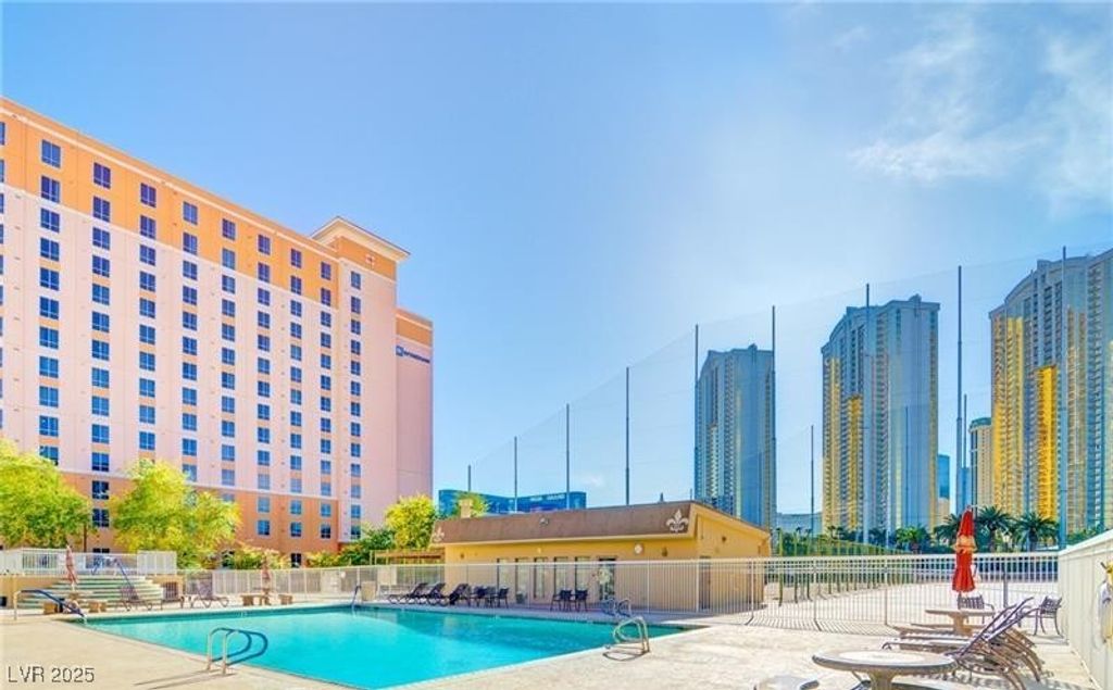 Image 35 of property listing at 205 East Harmon Avenue 112, Las Vegas, NV 89169