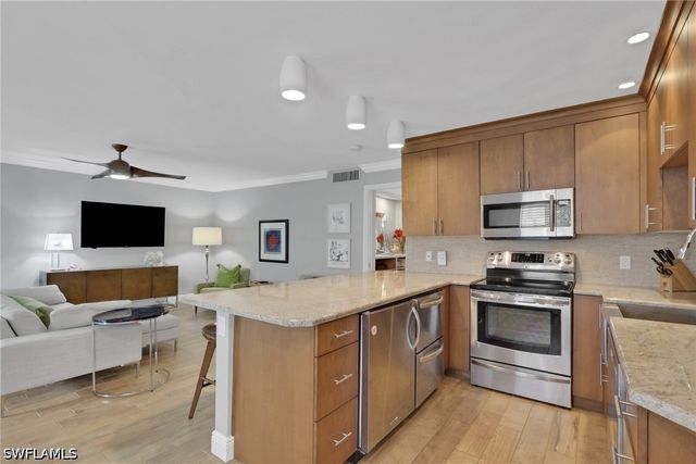 638 7th AVE S B638, Naples, FL 34102