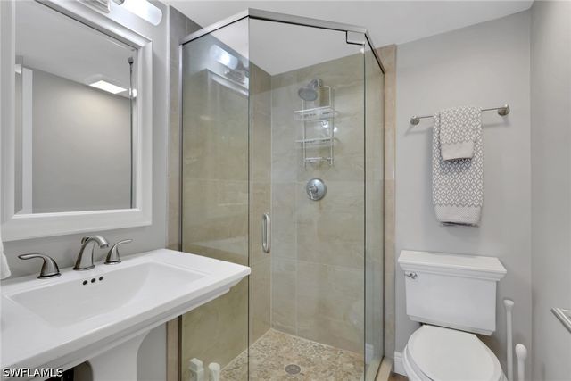 638 7th AVE S B638, Naples, FL 34102