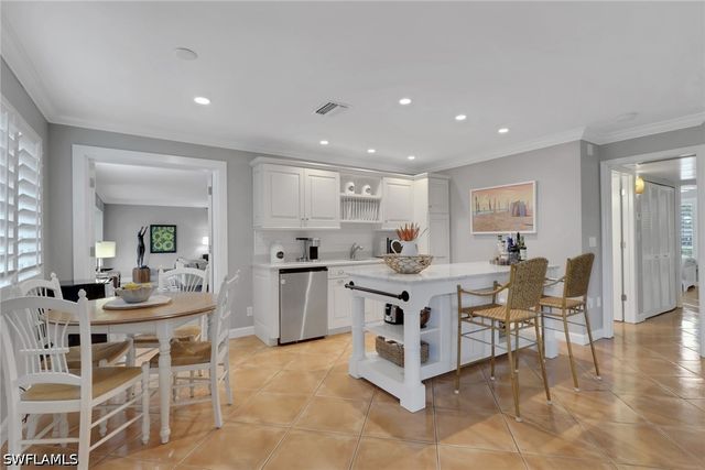 638 7th AVE S B638, Naples, FL 34102