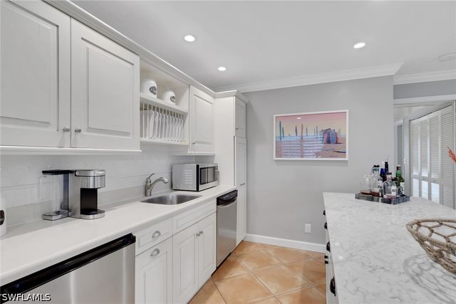 638 7th AVE S B638, Naples, FL 34102