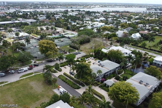 638 7th AVE S B638, Naples, FL 34102