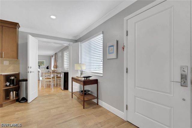 638 7th AVE S B638, Naples, FL 34102