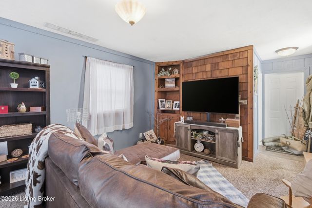 9905 McNeely Lake Dr, Louisville, KY 40229