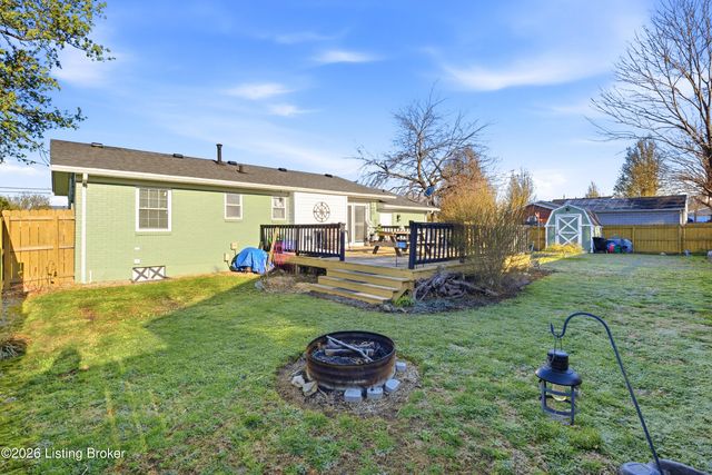 9905 McNeely Lake Dr, Louisville, KY 40229