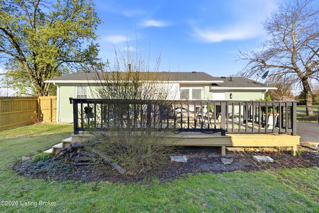 9905 McNeely Lake Dr, Louisville, KY 40229