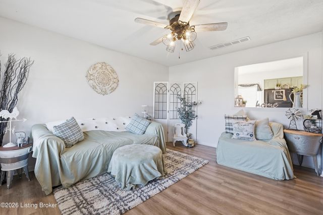 9905 McNeely Lake Dr, Louisville, KY 40229