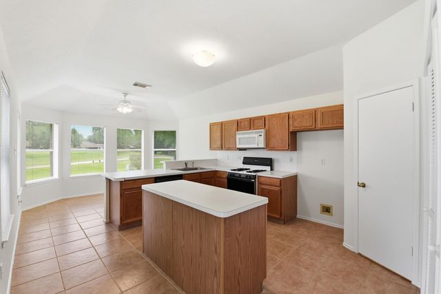 2739 S Peach Hollow Circle, Pearland, TX 77584