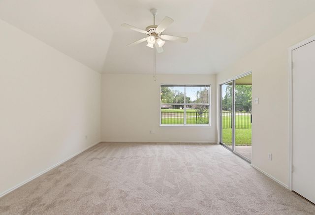 2739 S Peach Hollow Circle, Pearland, TX 77584