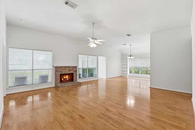 2739 S Peach Hollow Circle, Pearland, TX 77584