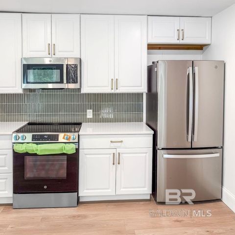 7498 Pinehill Road, Daphne, AL 36526