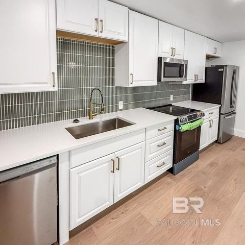 7498 Pinehill Road, Daphne, AL 36526