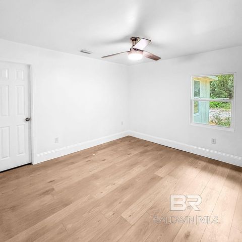 7498 Pinehill Road, Daphne, AL 36526