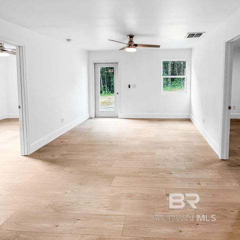 7498 Pinehill Road, Daphne, AL 36526