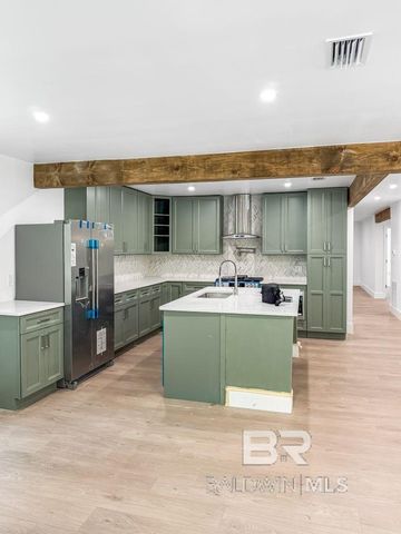 7498 Pinehill Road, Daphne, AL 36526