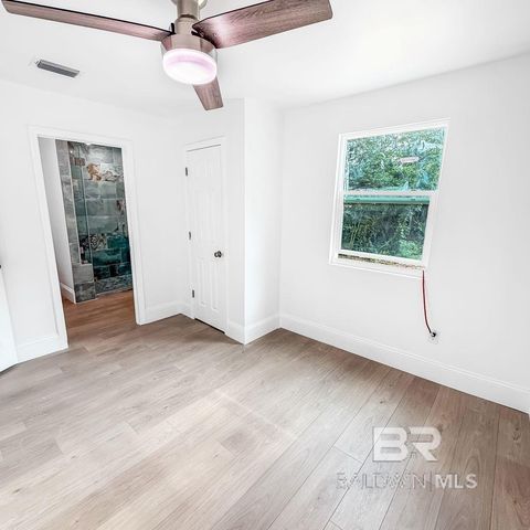 7498 Pinehill Road, Daphne, AL 36526