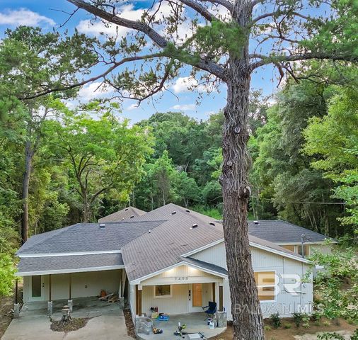 7498 Pinehill Road, Daphne, AL 36526