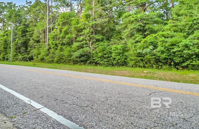 7498 Pinehill Road, Daphne, AL 36526