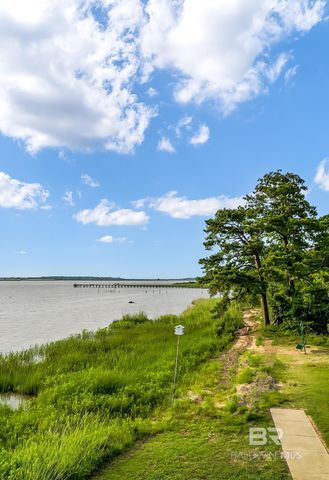 7498 Pinehill Road, Daphne, AL 36526