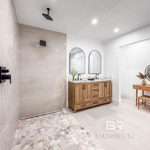 7498 Pinehill Road, Daphne, AL 36526