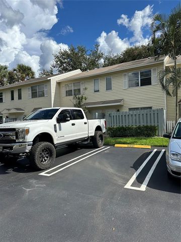 89 SW 3rd St, Pompano Beach, FL 33060