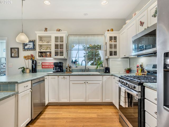 1990 Se SHERIDAN St, Astoria, OR 97103
