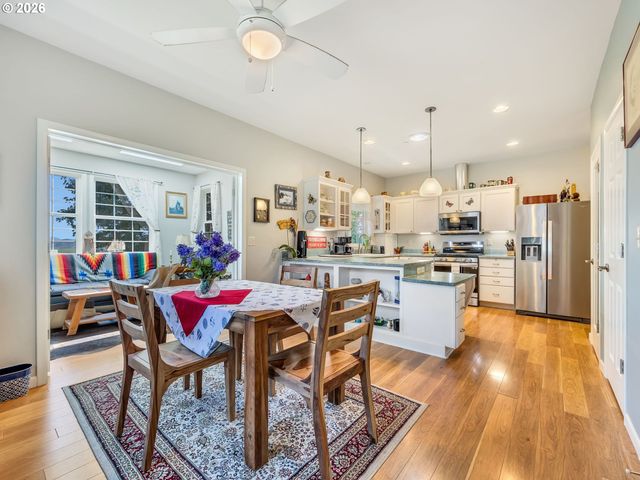 1990 Se SHERIDAN St, Astoria, OR 97103