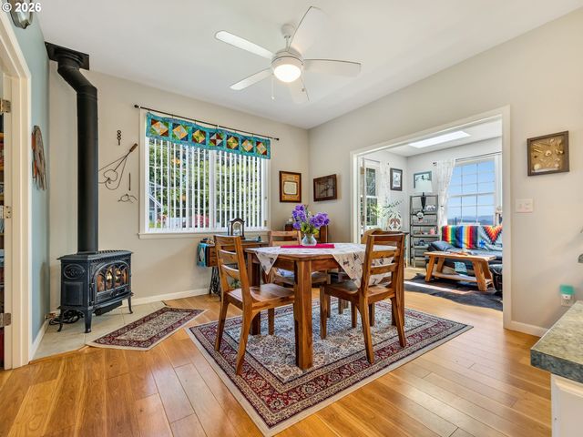 1990 Se SHERIDAN St, Astoria, OR 97103
