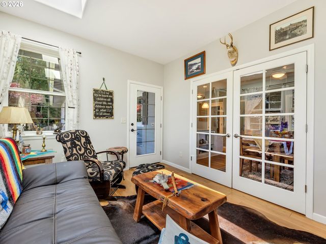 1990 Se SHERIDAN St, Astoria, OR 97103