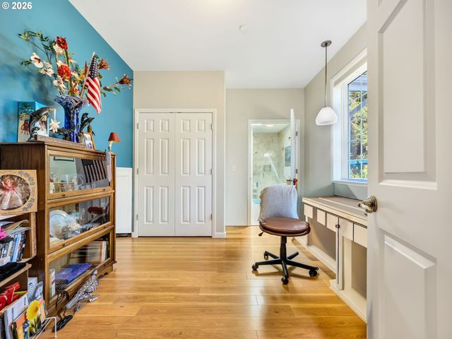 1990 Se SHERIDAN St, Astoria, OR 97103