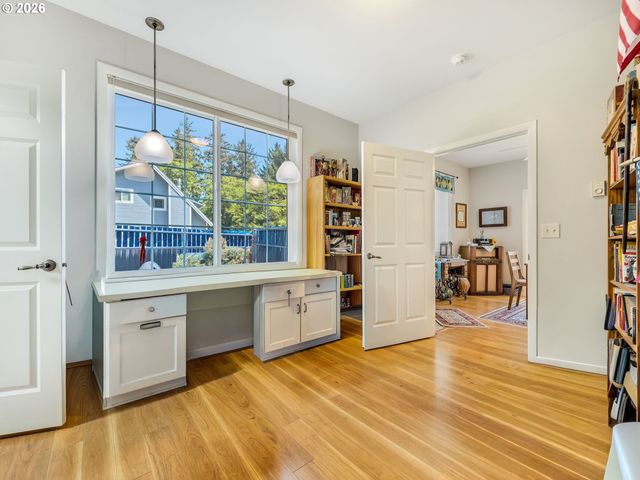 1990 Se SHERIDAN St, Astoria, OR 97103