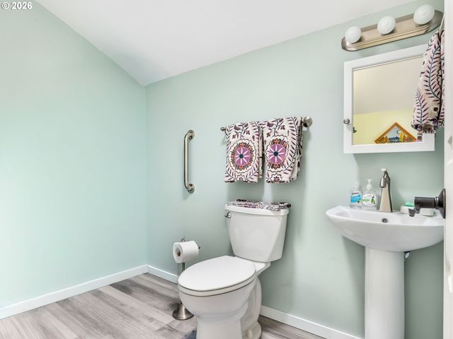 1990 Se SHERIDAN St, Astoria, OR 97103