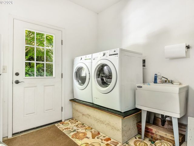 1990 Se SHERIDAN St, Astoria, OR 97103