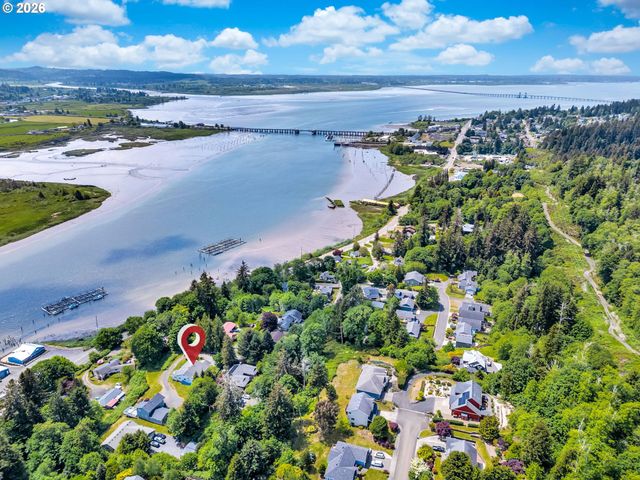 1990 Se SHERIDAN St, Astoria, OR 97103