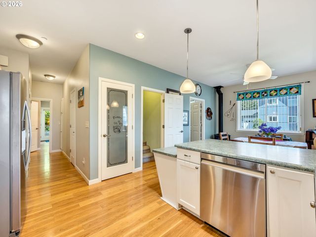 1990 Se SHERIDAN St, Astoria, OR 97103