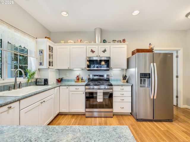 1990 Se SHERIDAN St, Astoria, OR 97103