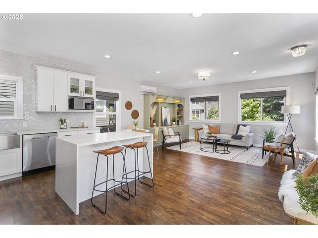 3817 Ne 11TH Ave, Portland, OR 97212