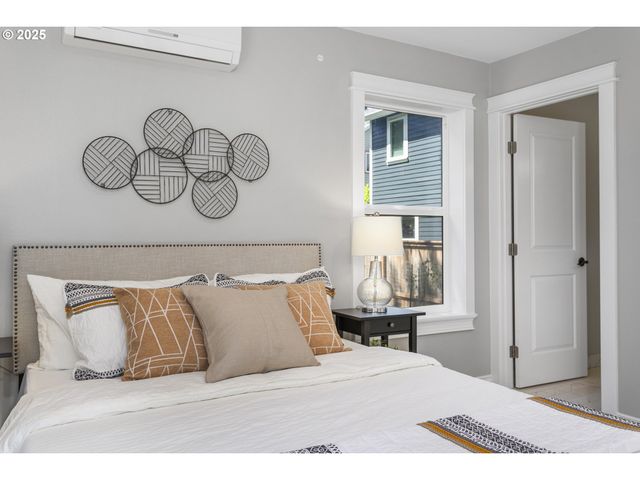 3817 Ne 11TH Ave, Portland, OR 97212