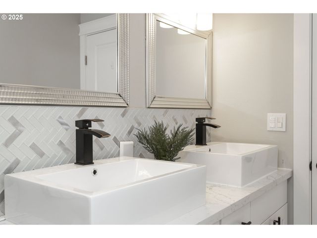 3817 Ne 11TH Ave, Portland, OR 97212