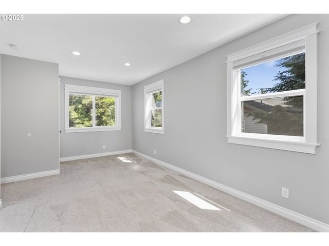 3817 Ne 11TH Ave, Portland, OR 97212