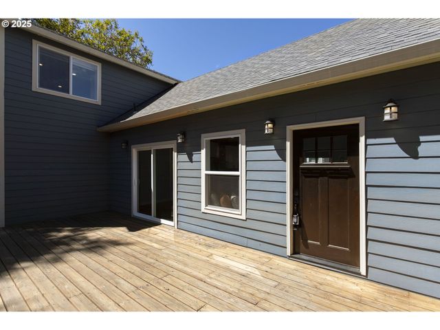 3817 Ne 11TH Ave, Portland, OR 97212