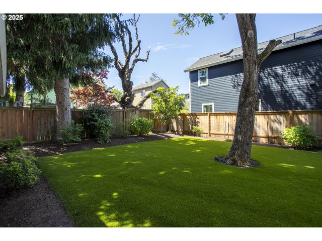 3817 Ne 11TH Ave, Portland, OR 97212