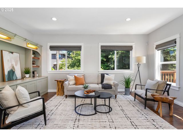 3817 Ne 11TH Ave, Portland, OR 97212