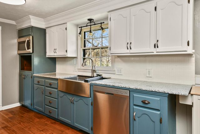 850 S Mumford Drive, Springfield, MO 65809