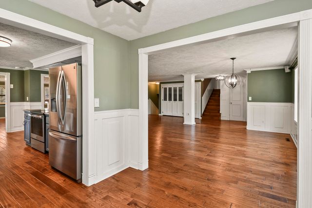 850 S Mumford Drive, Springfield, MO 65809